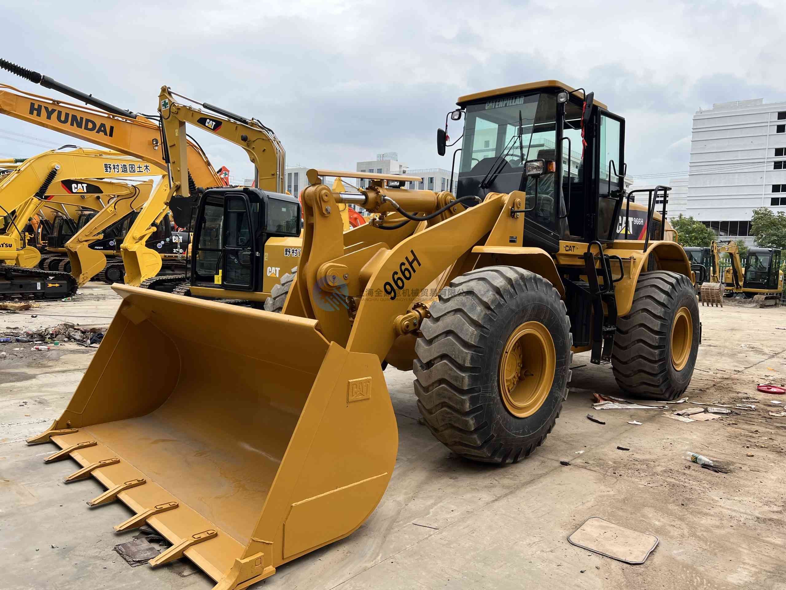 CAT 966H loader