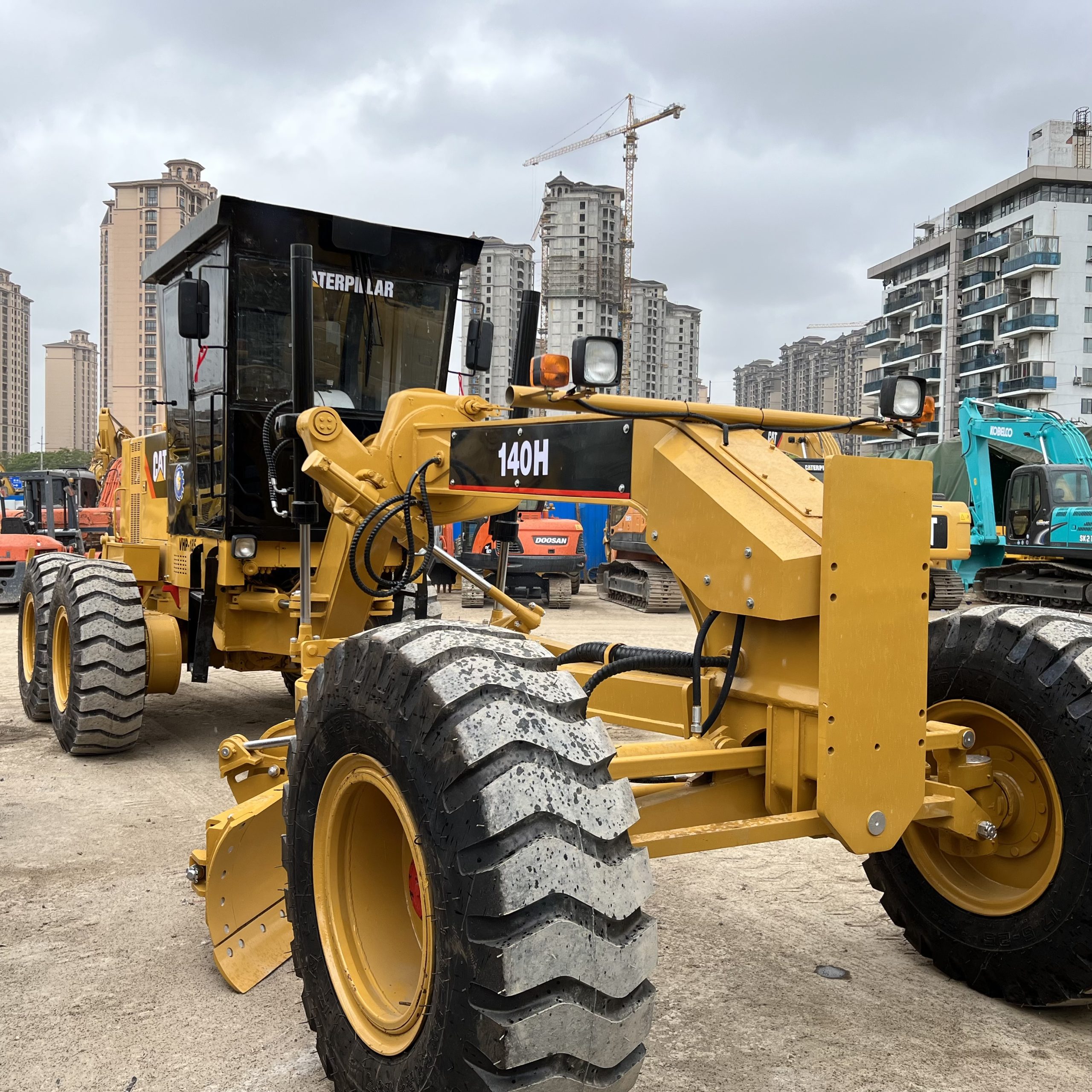CAT 140H Грейдер б/у