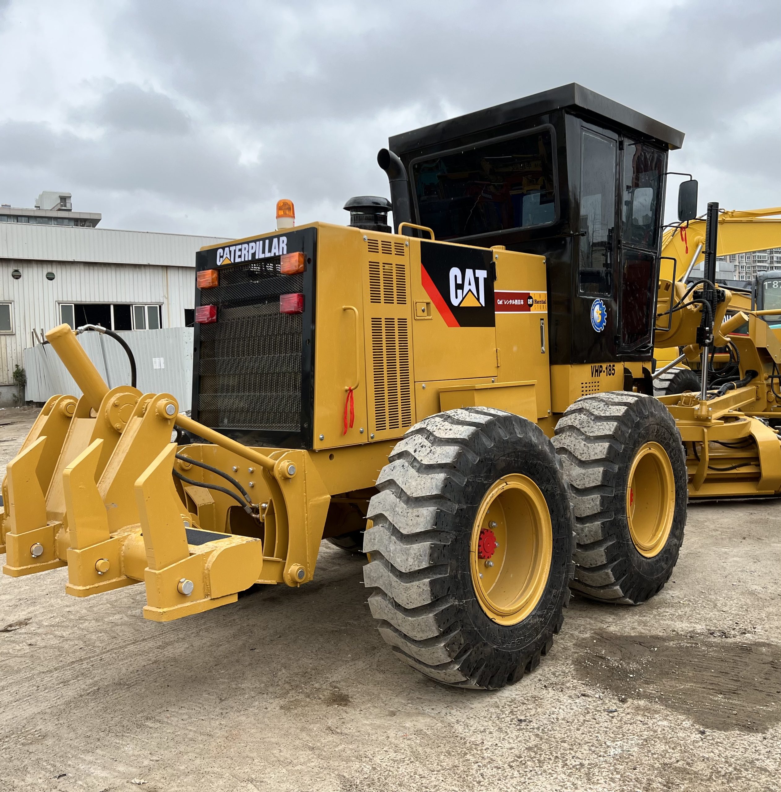 CAT 140H Грейдер б/у