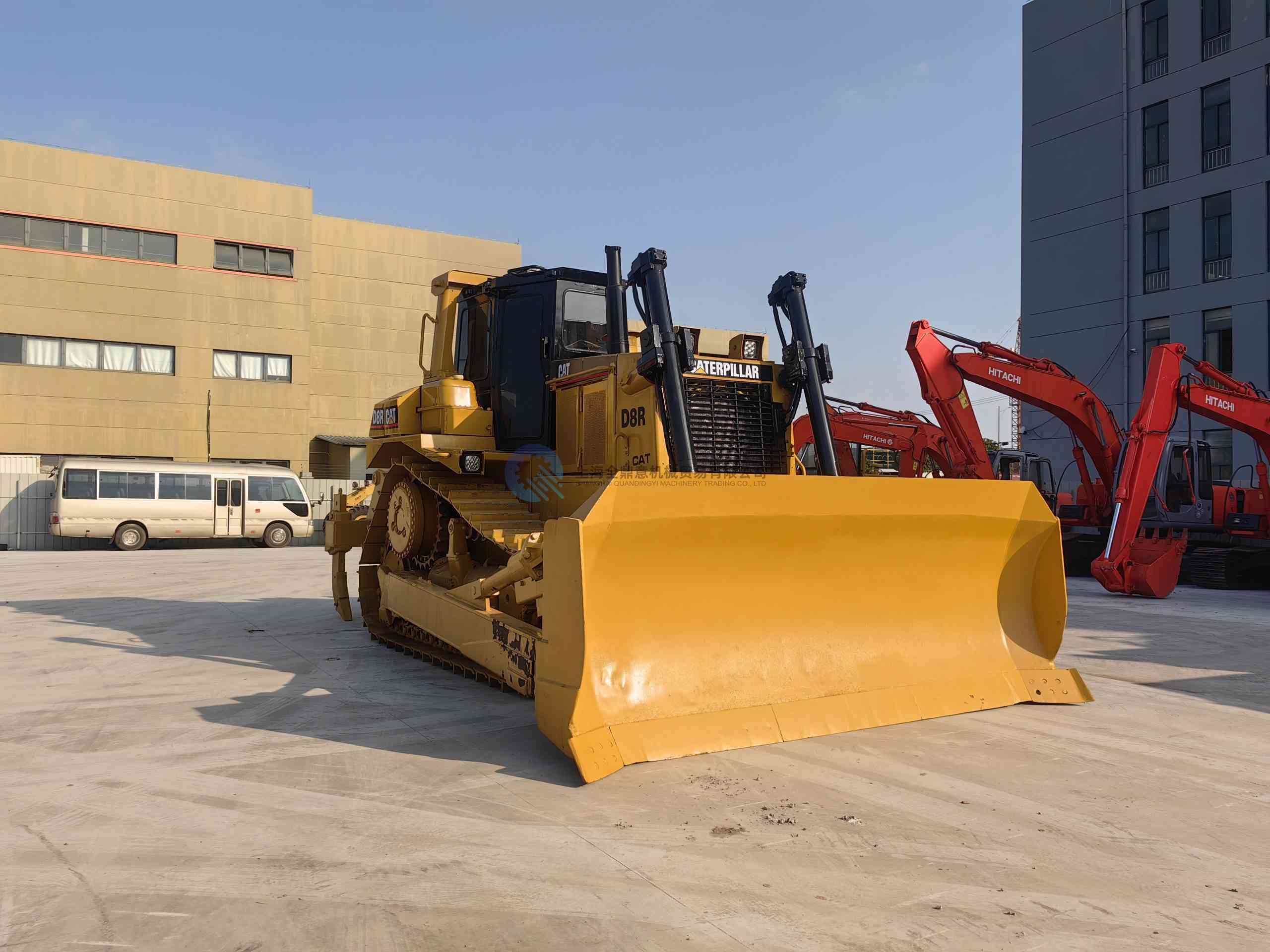 Used CAT D8R bulldozer  For Sale