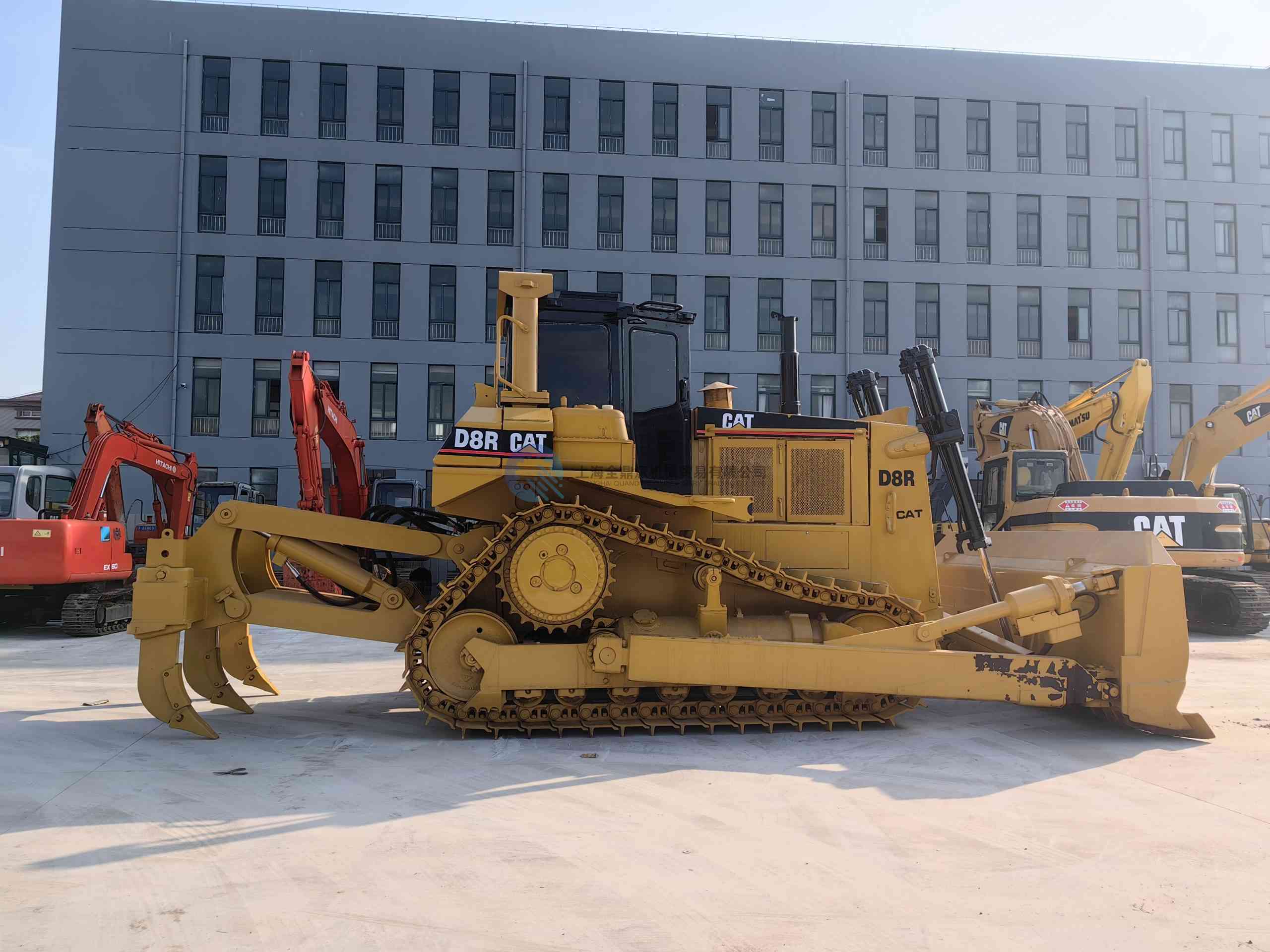 Used CAT D8R bulldozer  For Sale