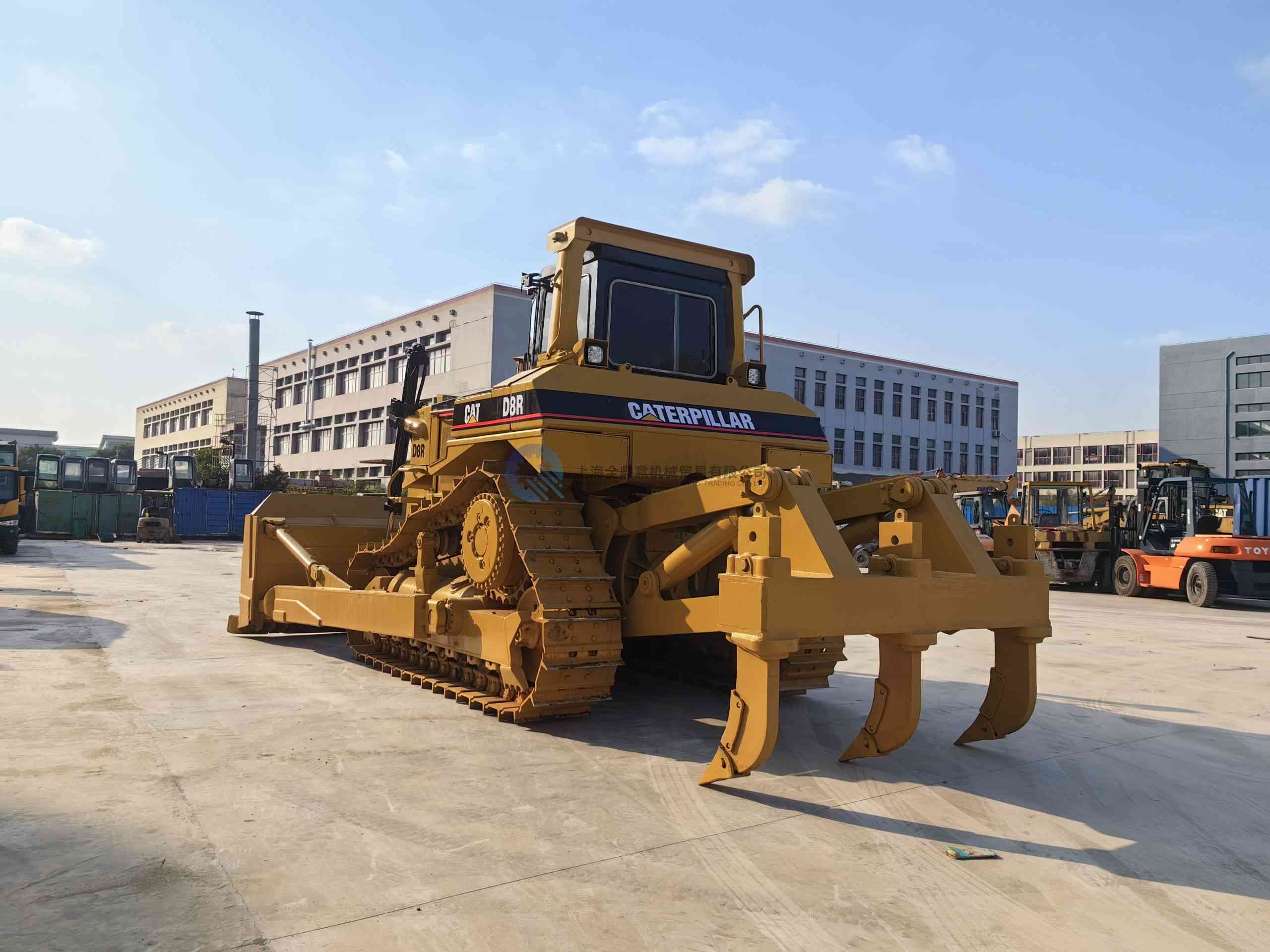 Used CAT D8R bulldozer  For Sale