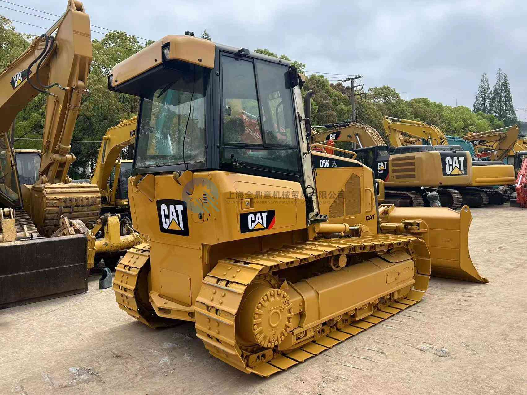 بلدوزر CAT D5K XL مستعمل للبيع