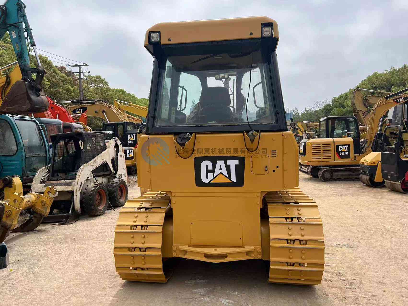 بلدوزر CAT D5K XL مستعمل للبيع