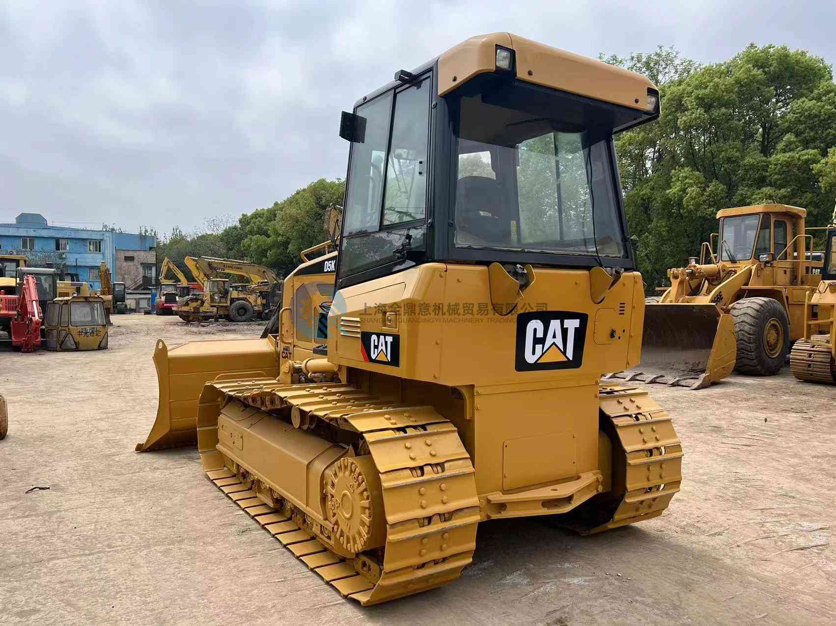 بلدوزر CAT D5K XL مستعمل للبيع