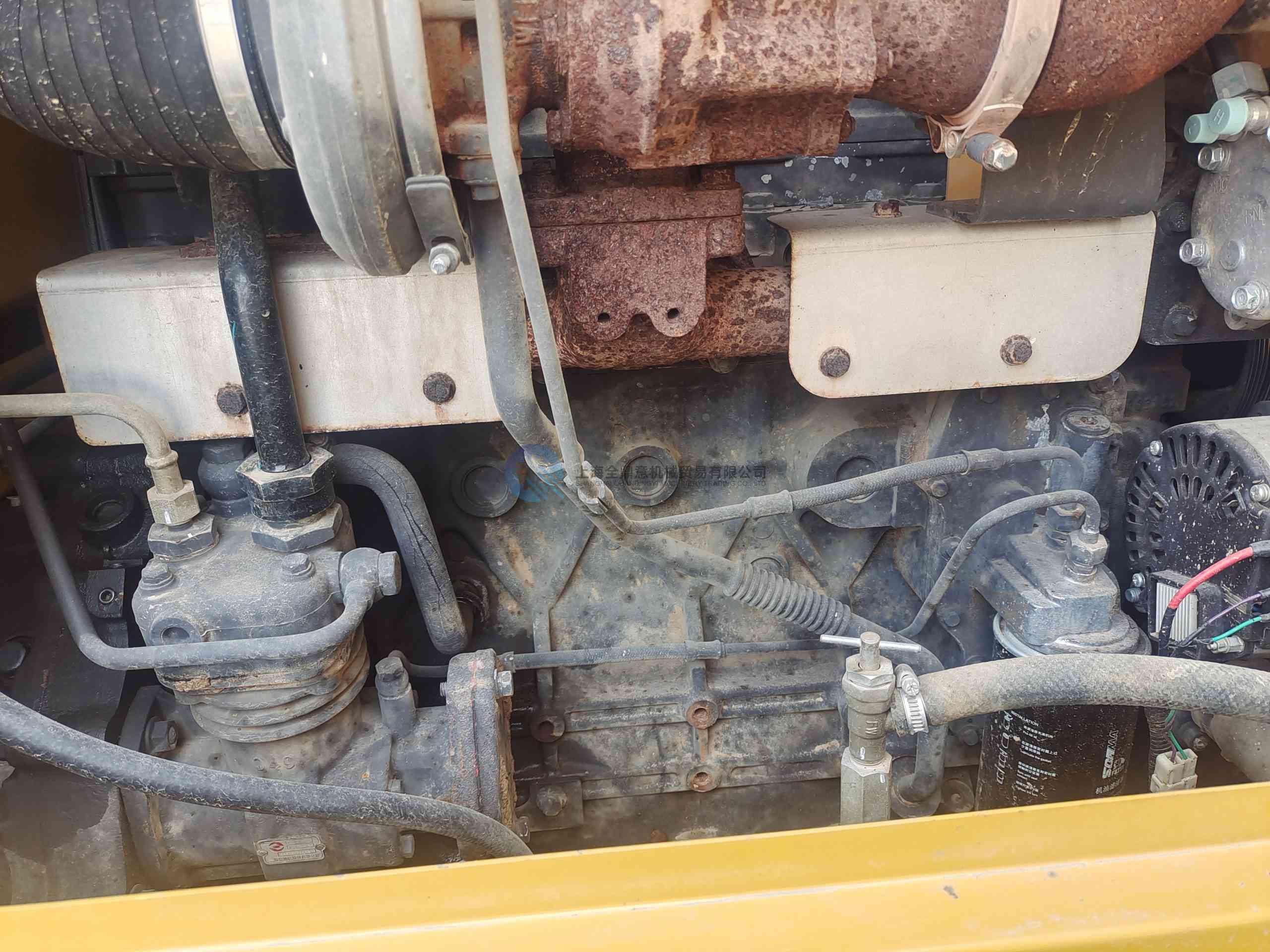 Motoniveladora CAT 140K usada con desgarrador