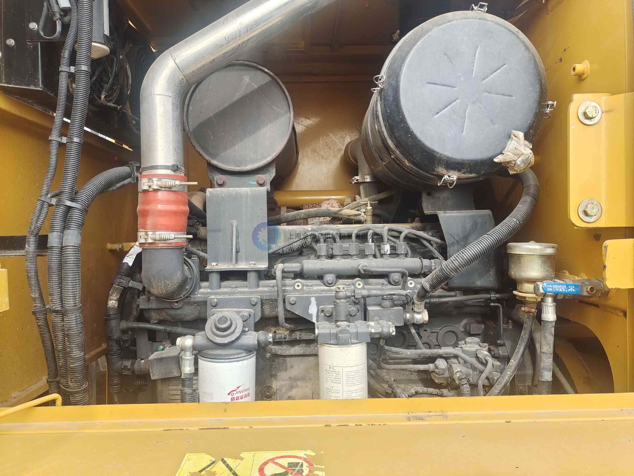 Motoniveladora CAT 140K usada con desgarrador
