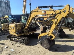 Used CAT 305.5E2 excavator with thumbnail - Photo1