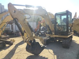 Used CAT 305.5E2 excavator with thumbnail - Photo11