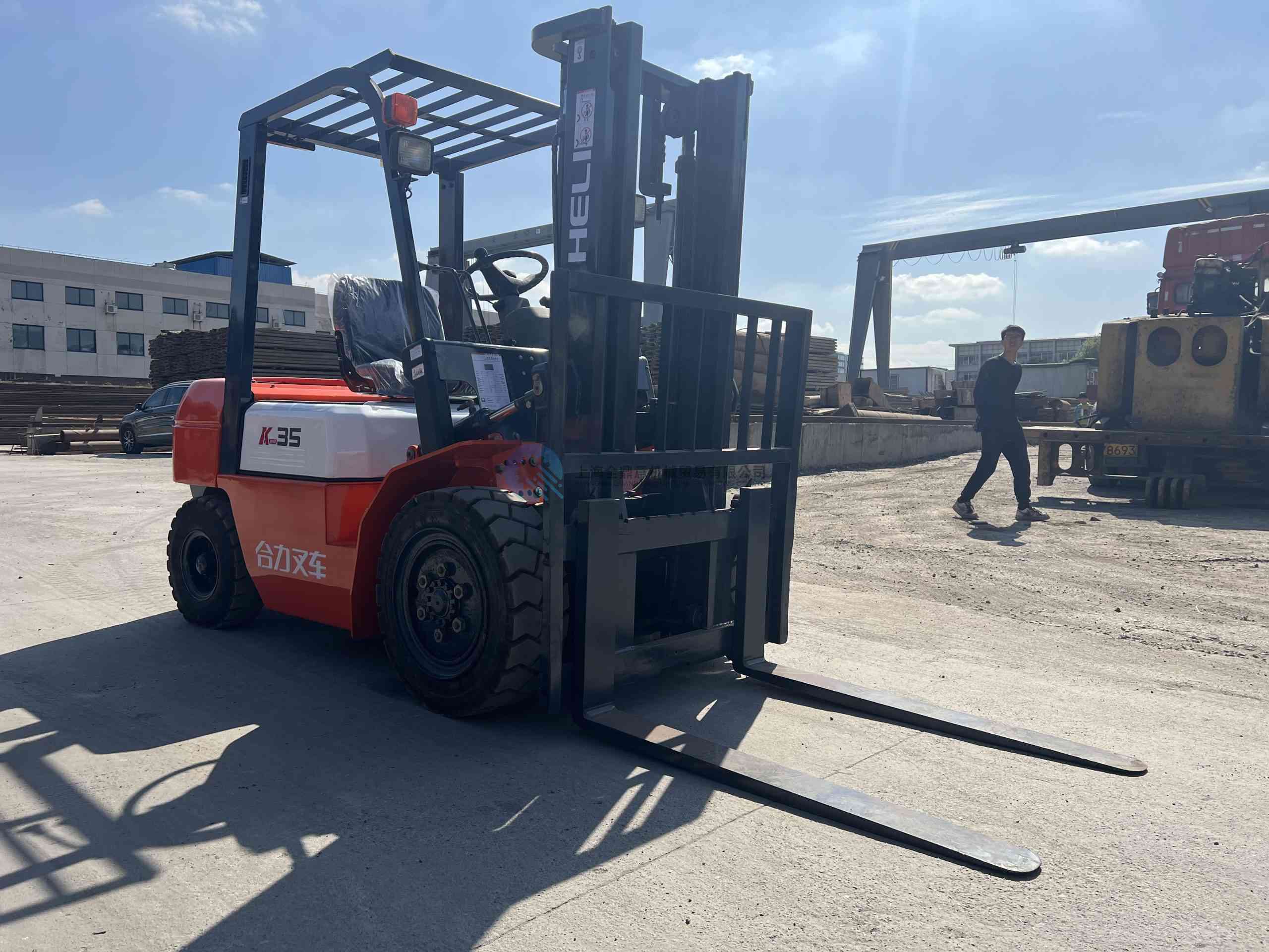 Empilhadeira Heli K50 usada à venda