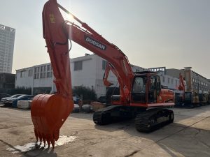 USED  Doosan DX300LC-9C EXCAVATOR FOR SELL - Photo4