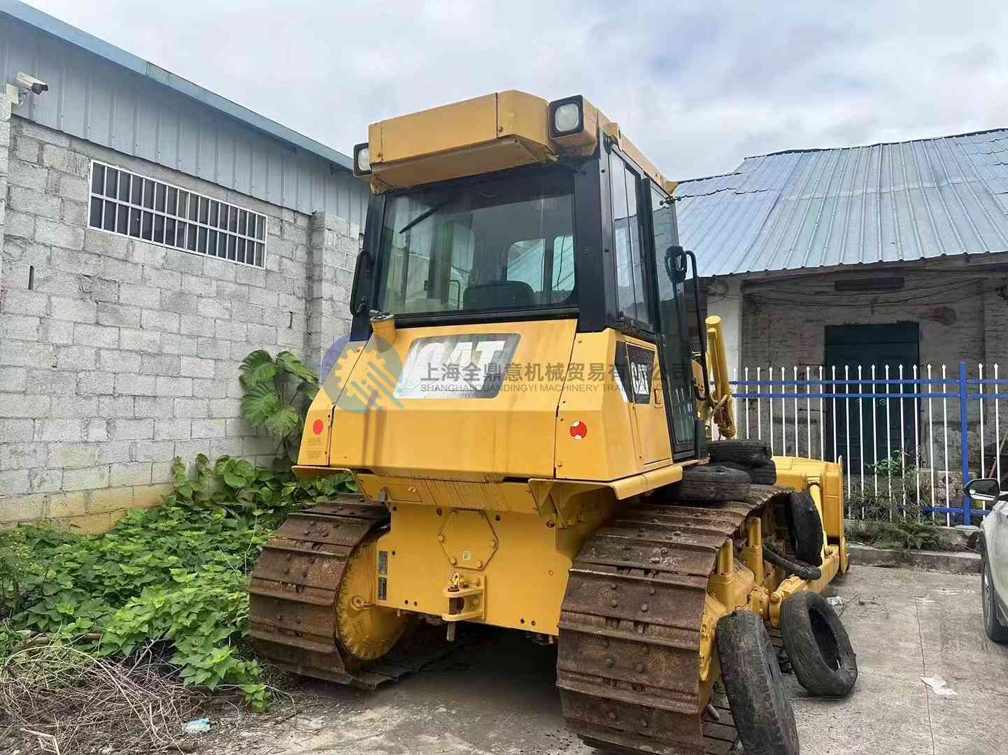 Used CAT D6G2 bulldozer