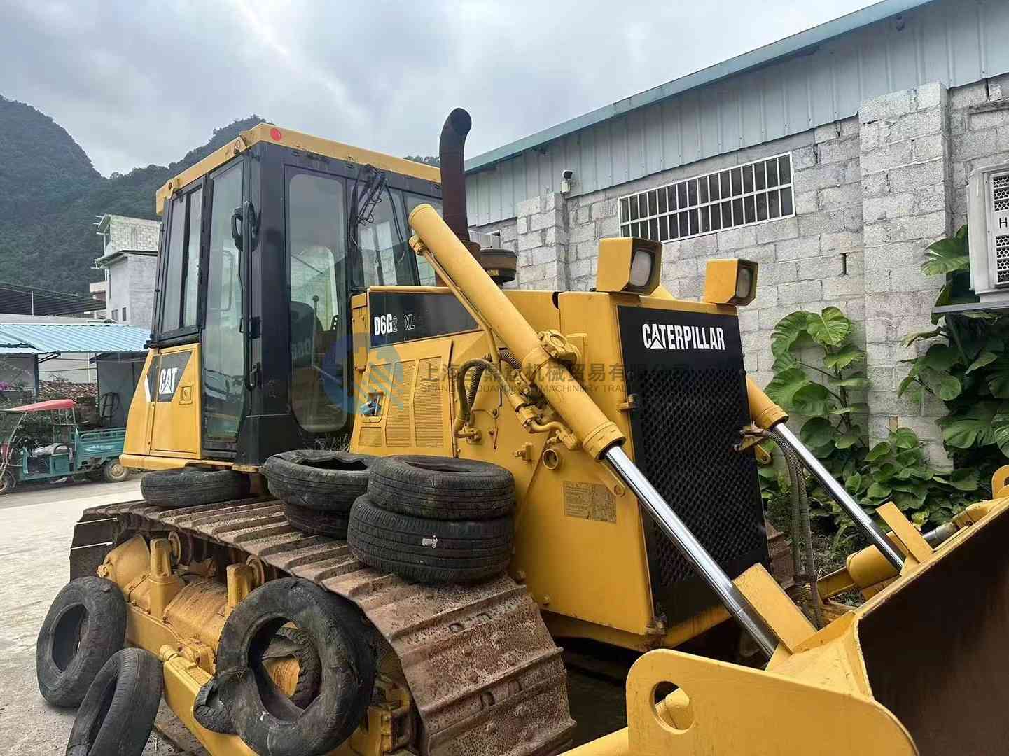 Used CAT D6G2 bulldozer