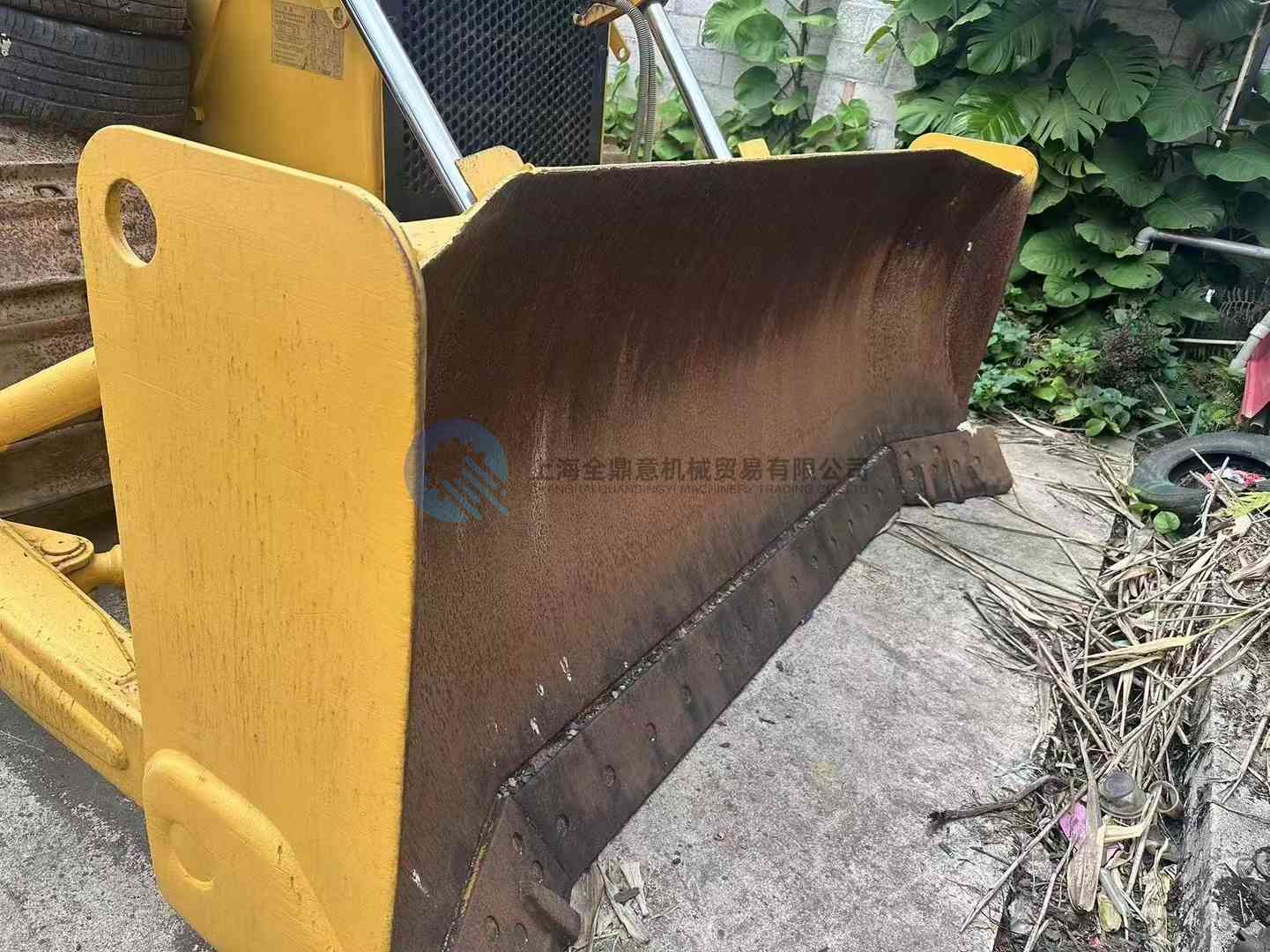 بلدوزر CAT D6G2 مستعمل
