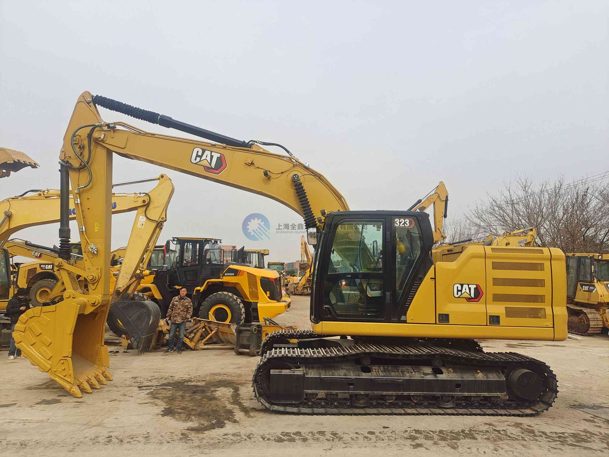 Used CAT 323 excavator