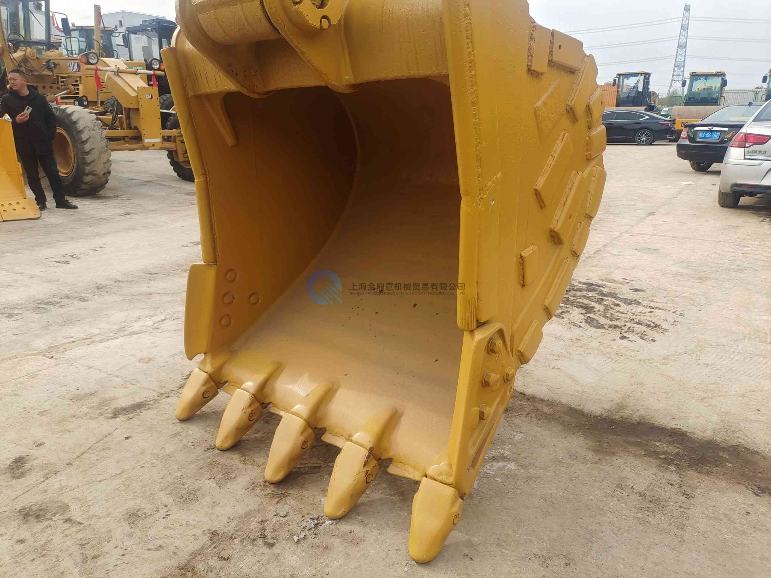 Used CAT 323 excavator