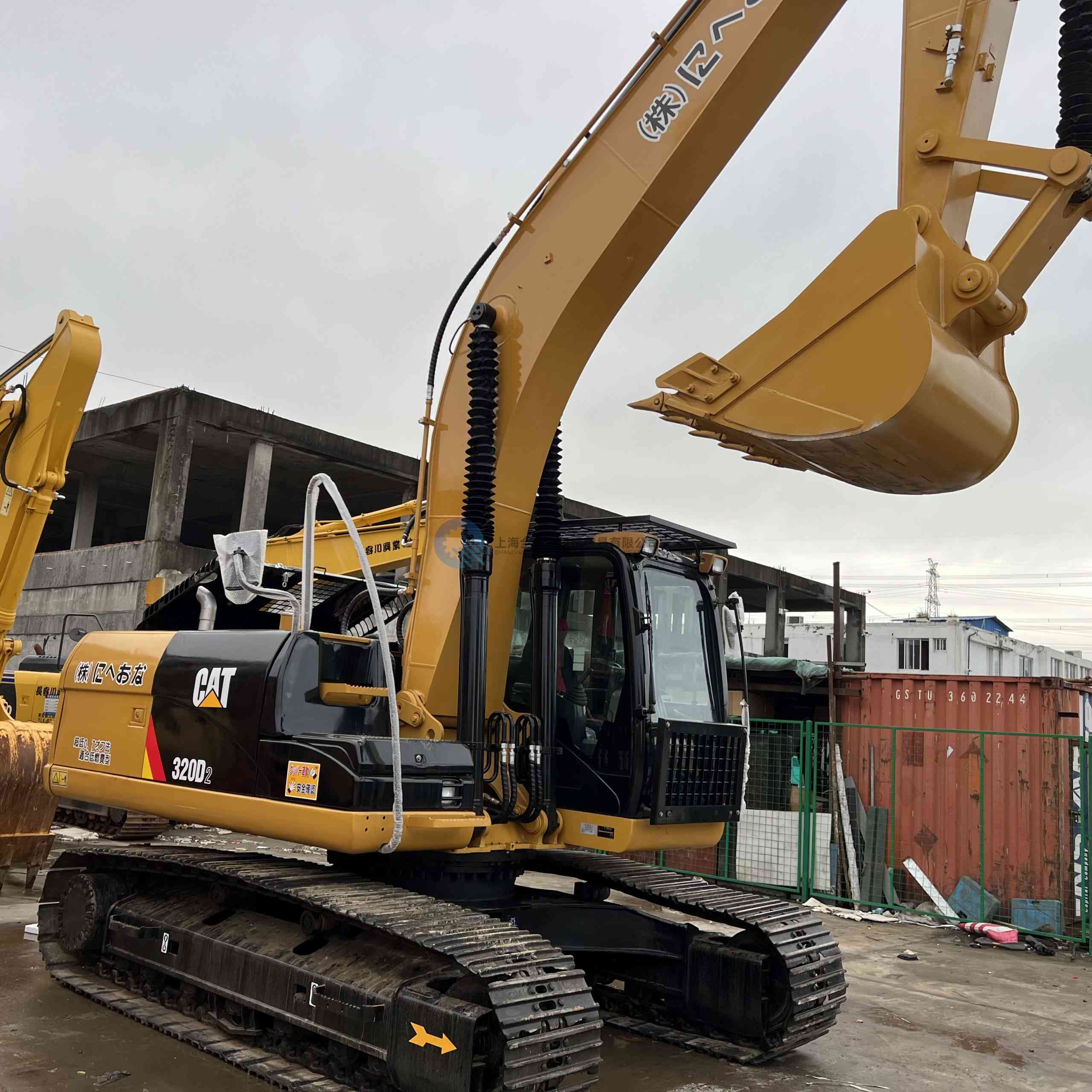 Used CAT 320D2 excavator