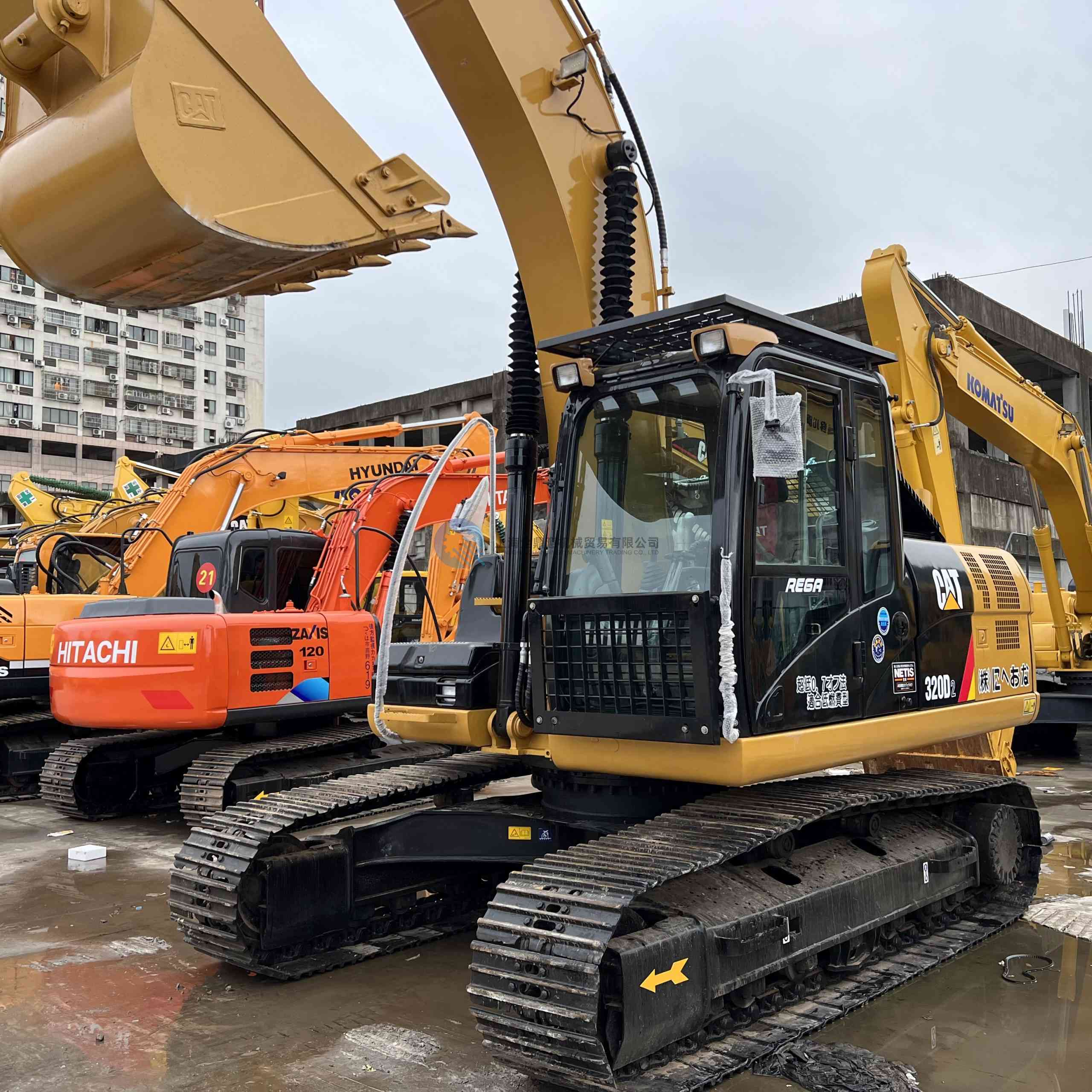 Used CAT 320D2 excavator