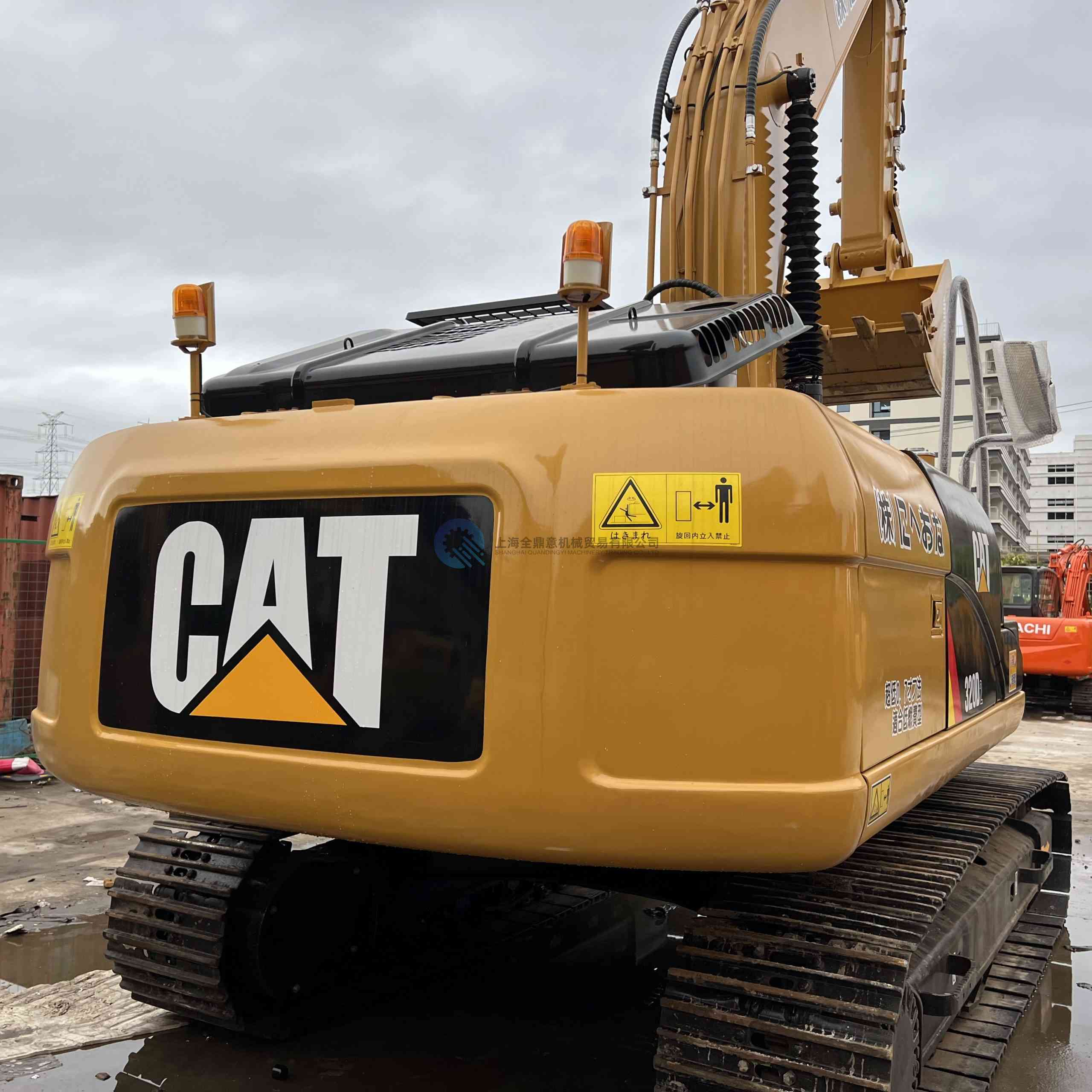 Used CAT 320D2 excavator