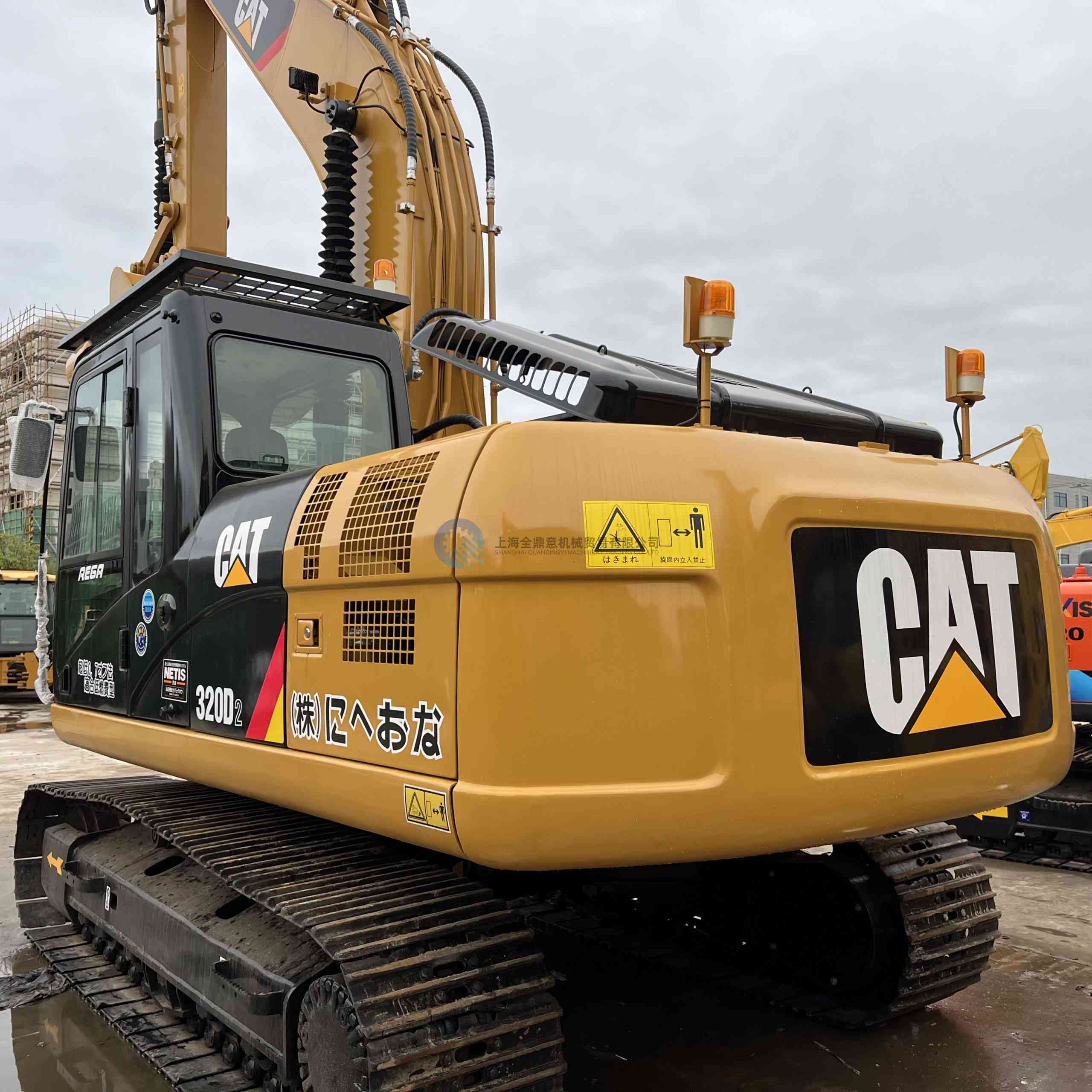 Used CAT 320D2 excavator