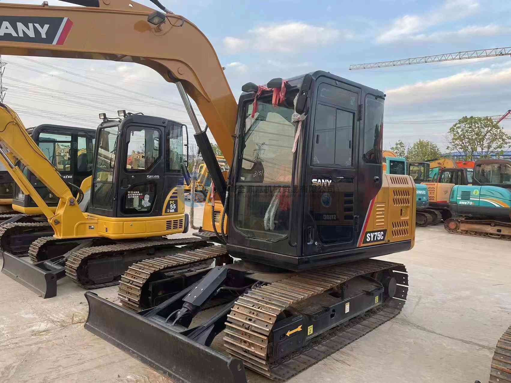 حفار ساني SY75C مستعمل