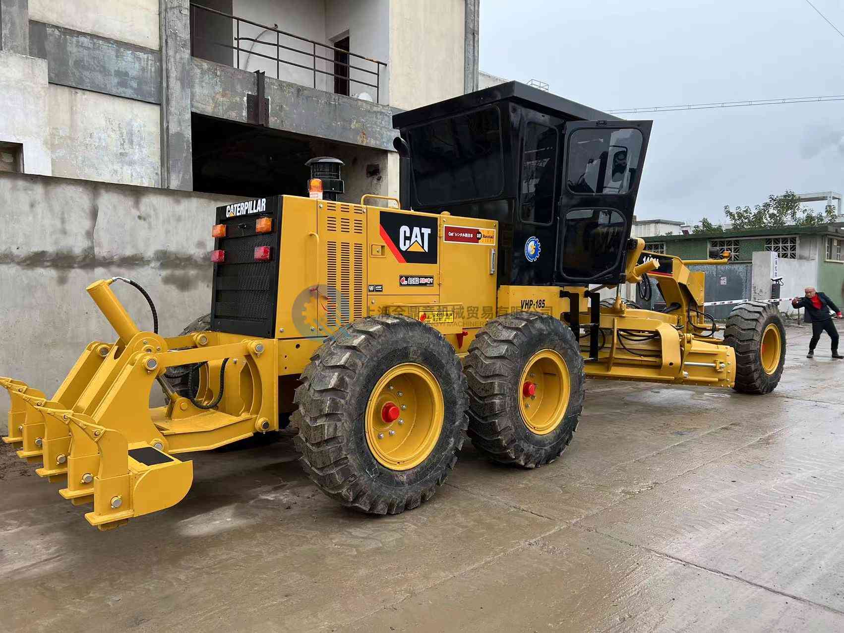 Motoniveladora CAT 140H usada