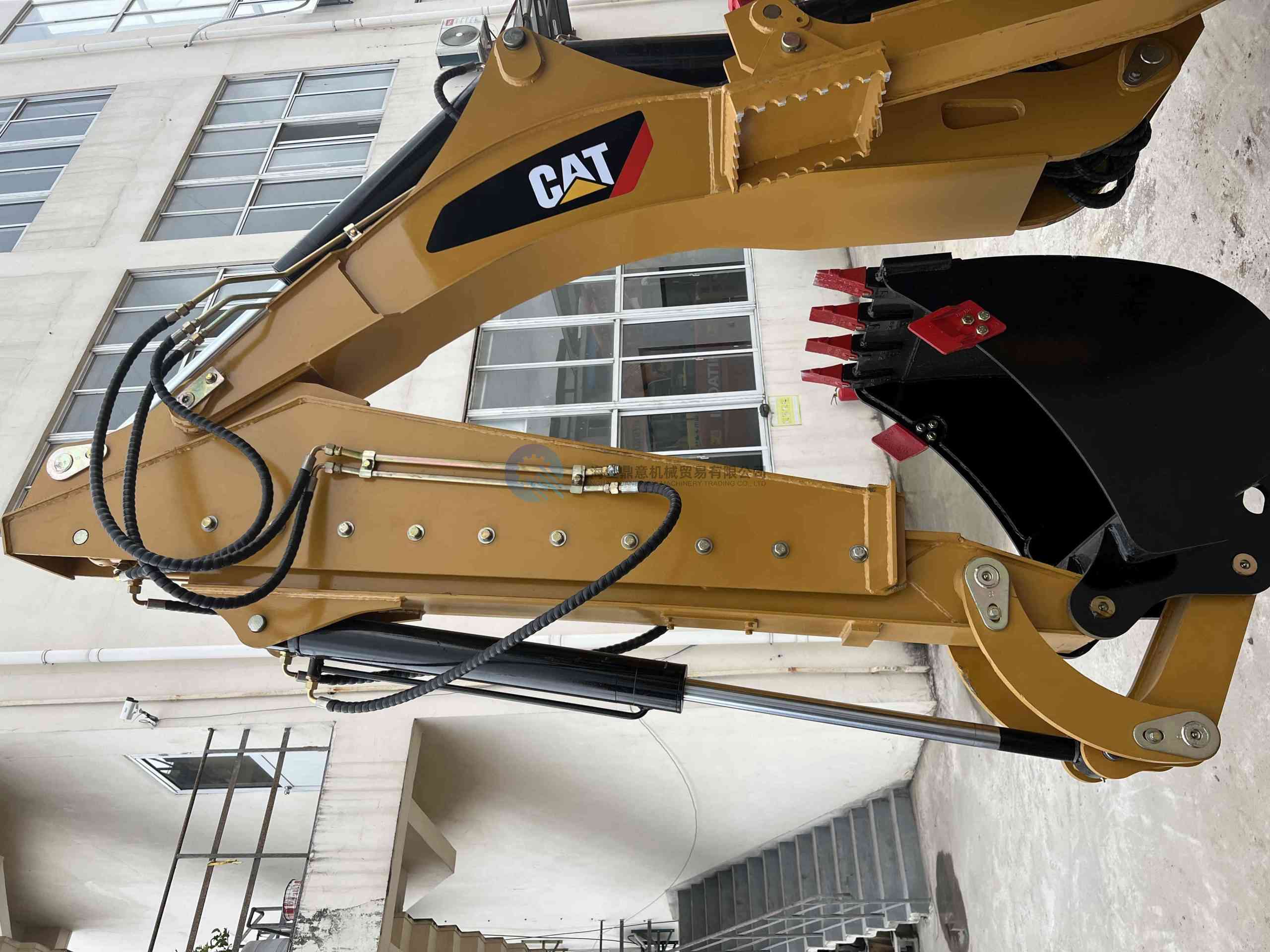 Nueva retroexcavadora CAT 420F2