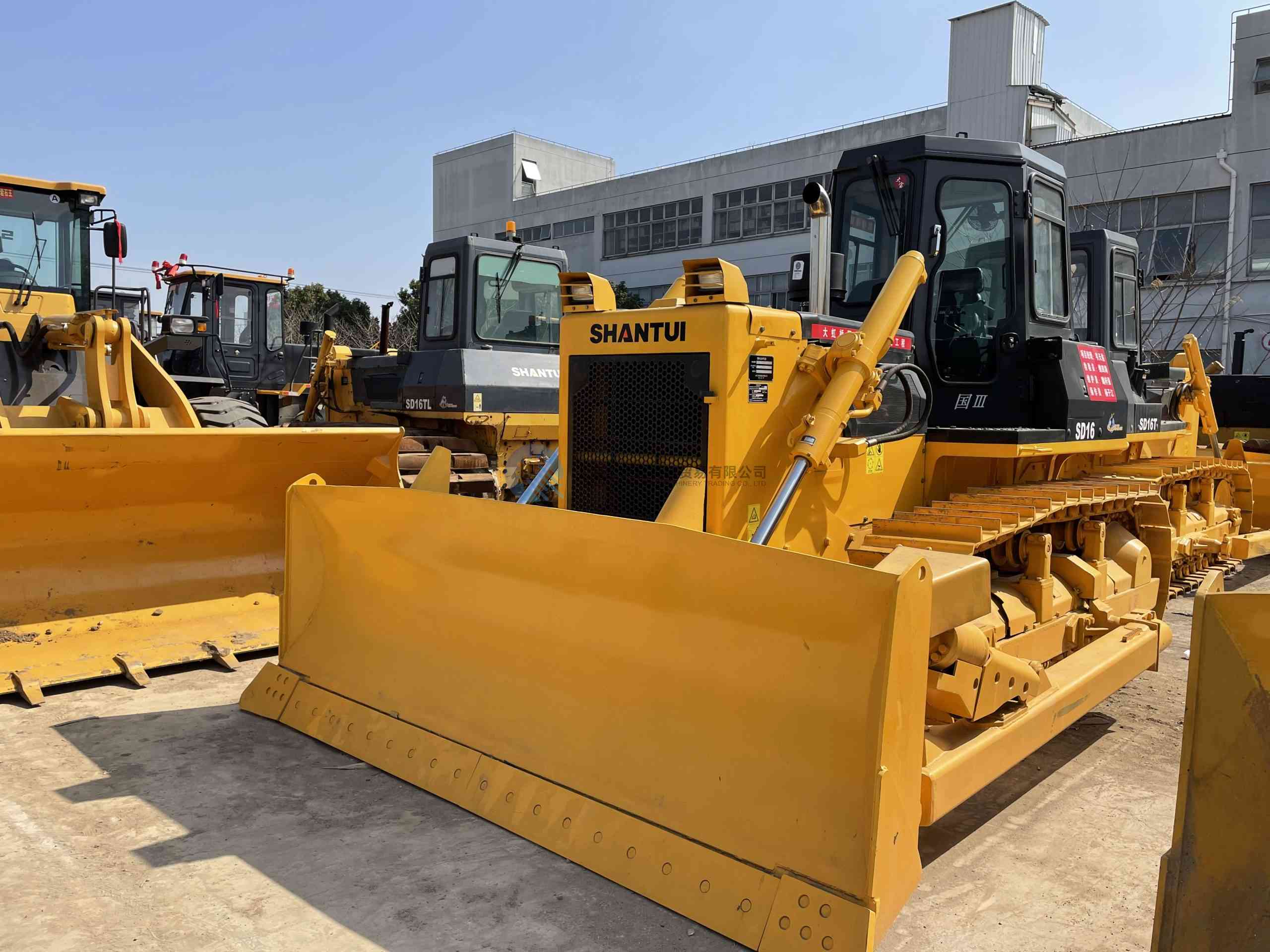 Used SHANTUI SD16 Bulldozer