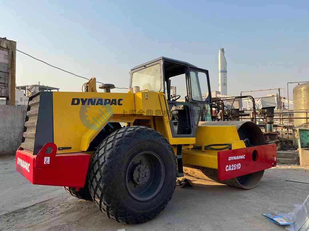 Дорожный каток DYNAPAC CA251D б/у