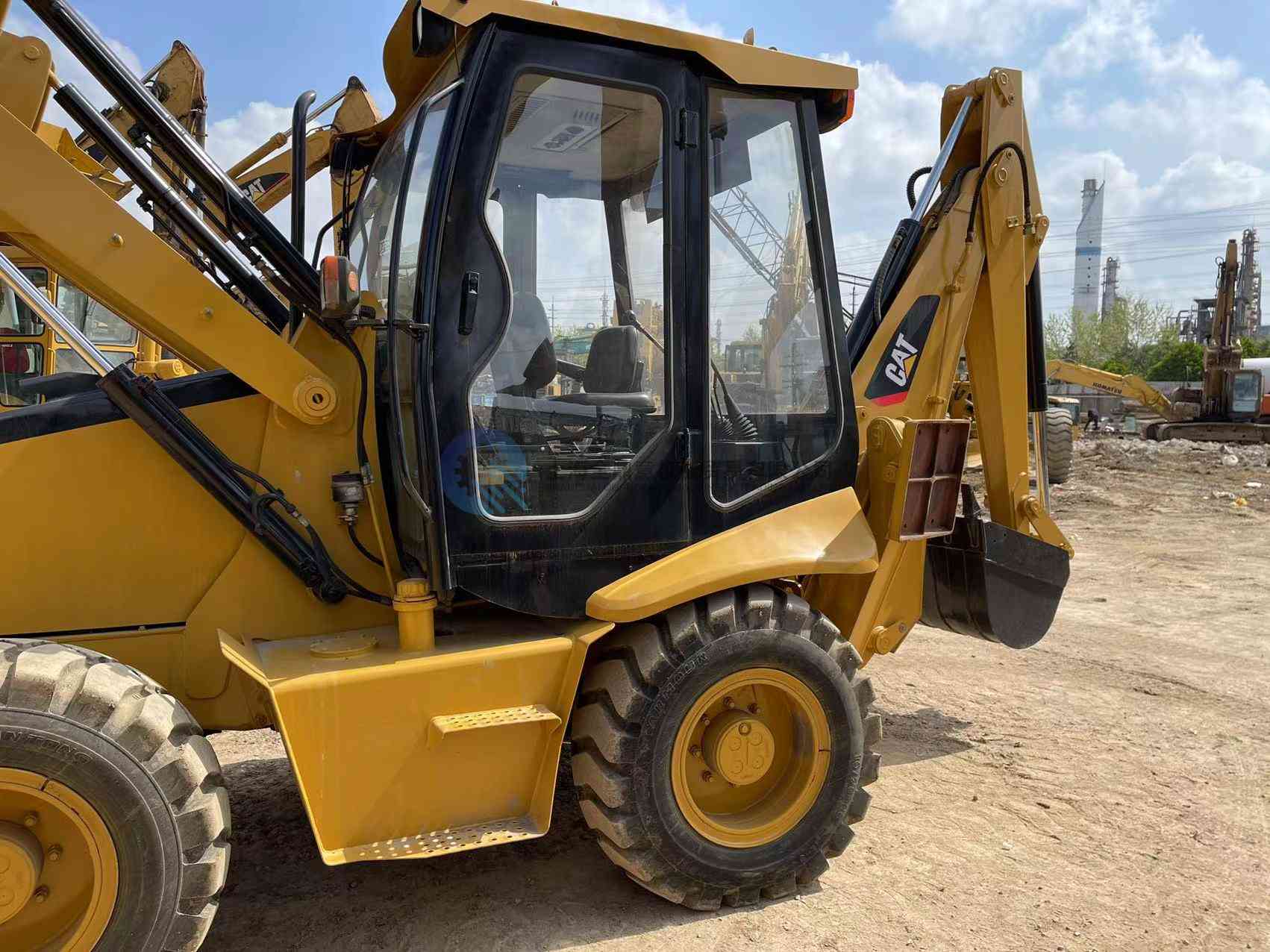 Tractopelle CAT 416E d'occasion