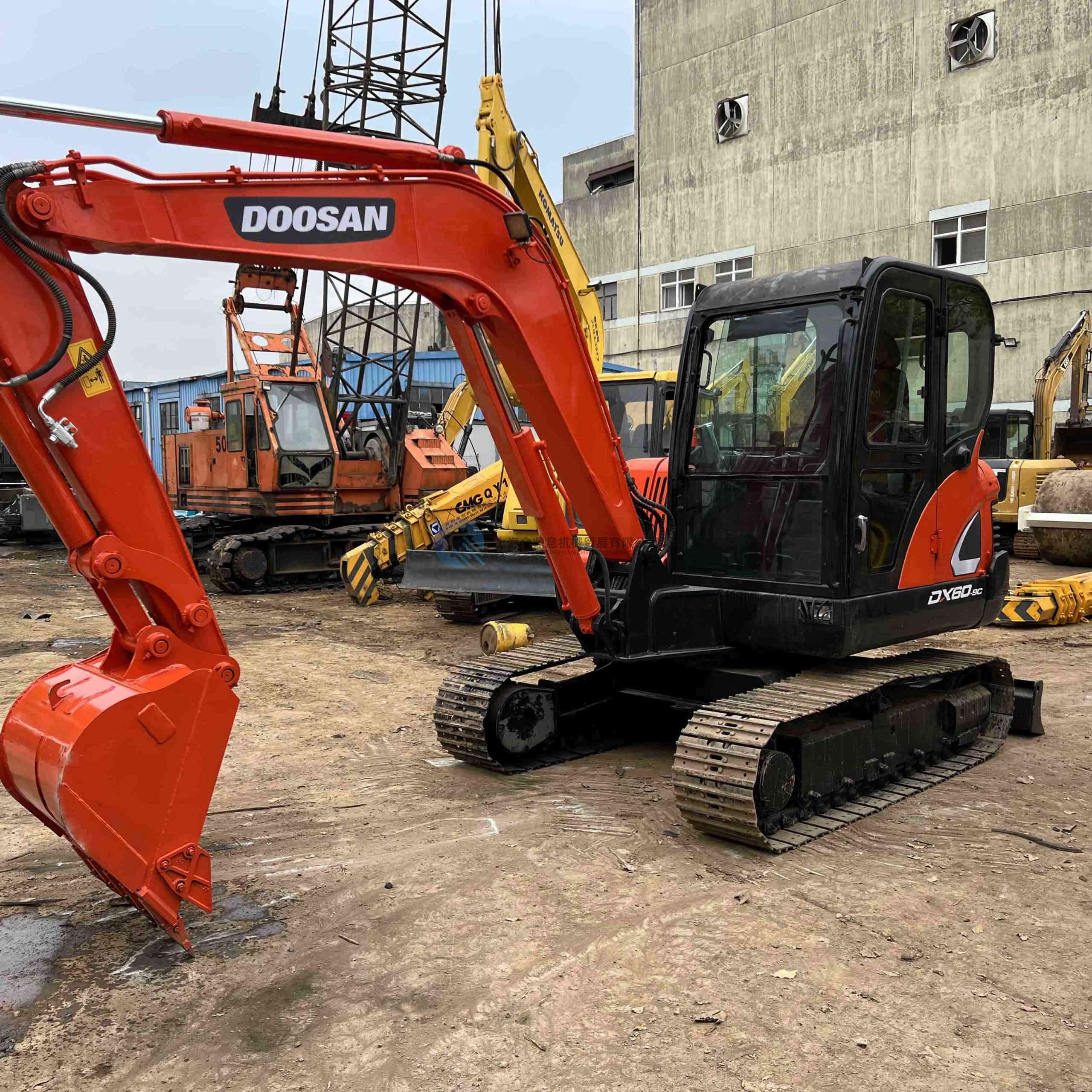 Excavadora DOOSAN DX60-9C usada
