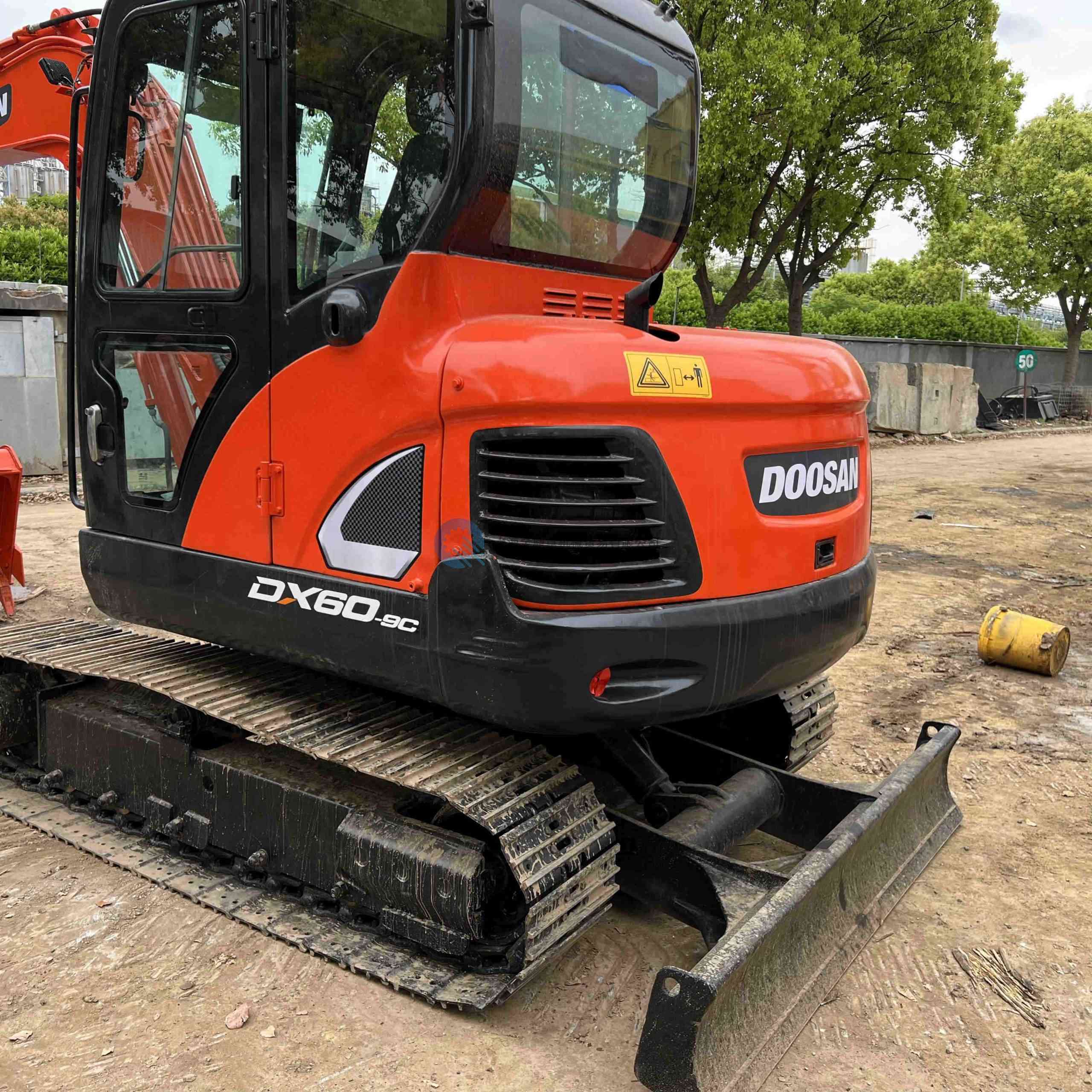 Used DOOSAN DX60-9C Excavator