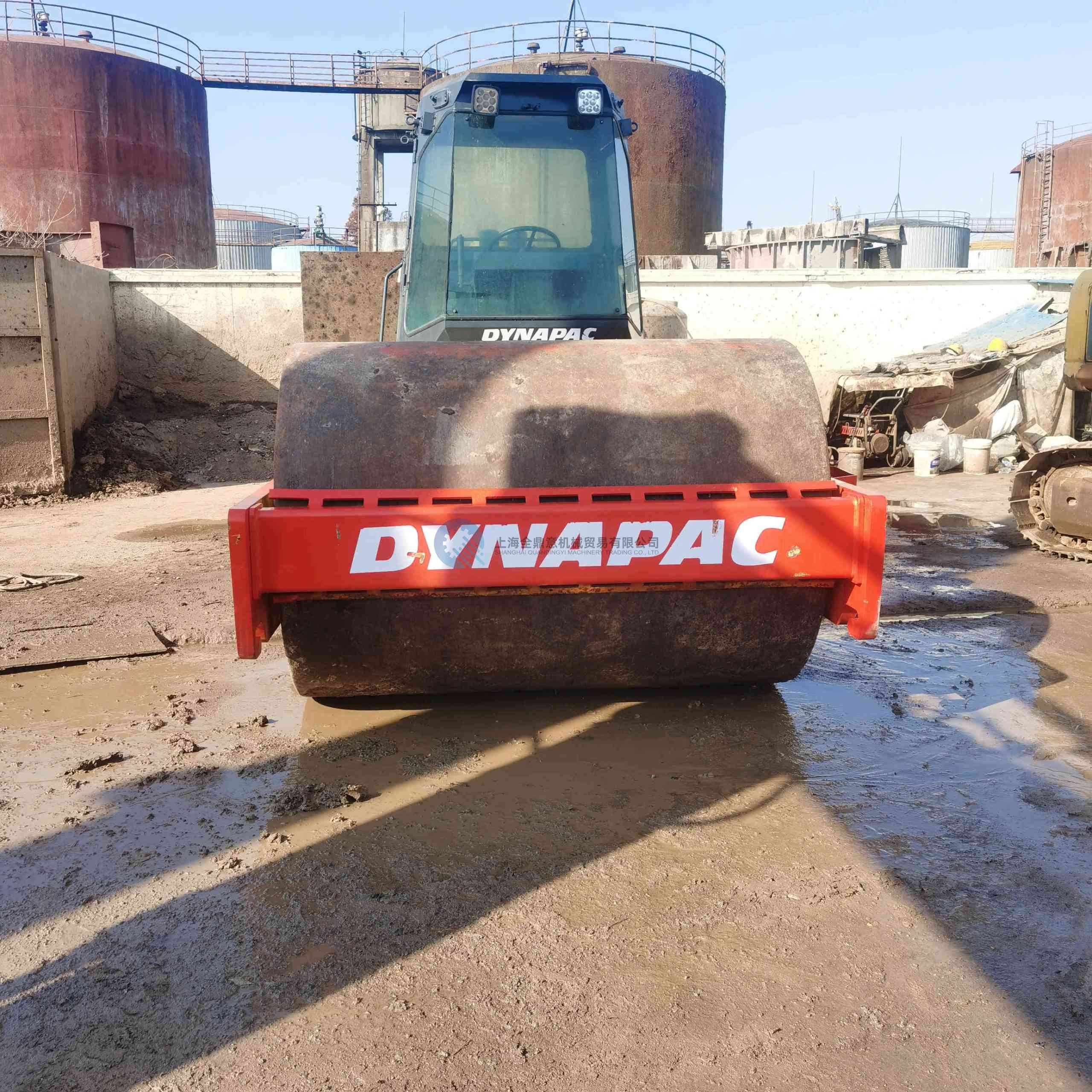 Rouleau vibrant monocylindre DYNAPAC CA301D d'occasion