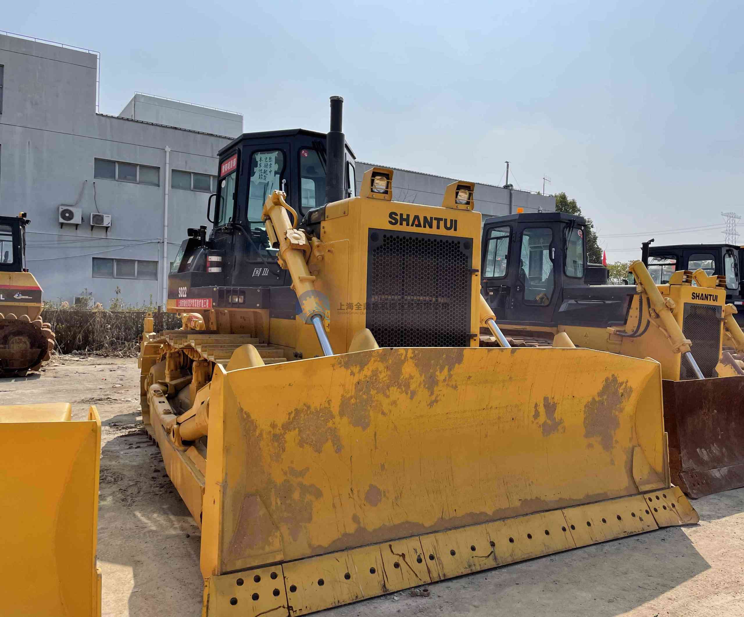 بلدوزر شانتوي SD22 مستعمل