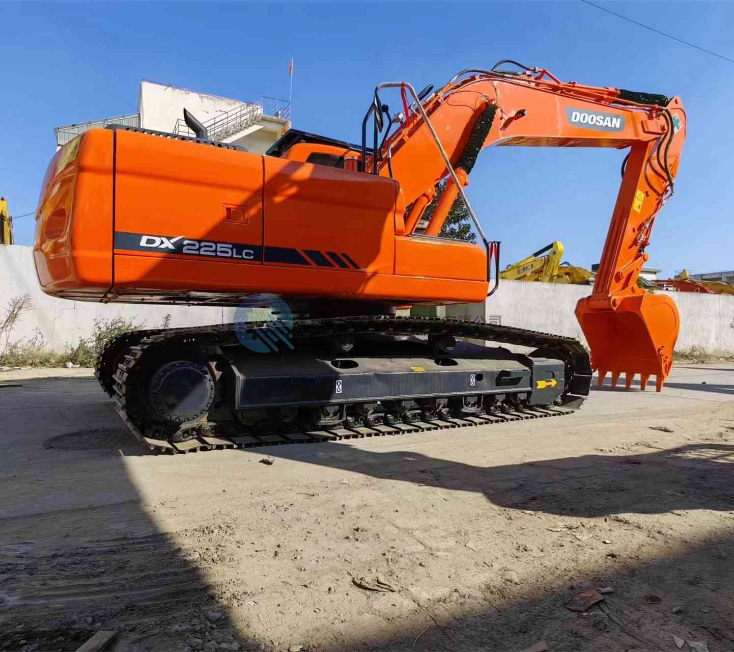 Used DOSAN DX225LC Excavator