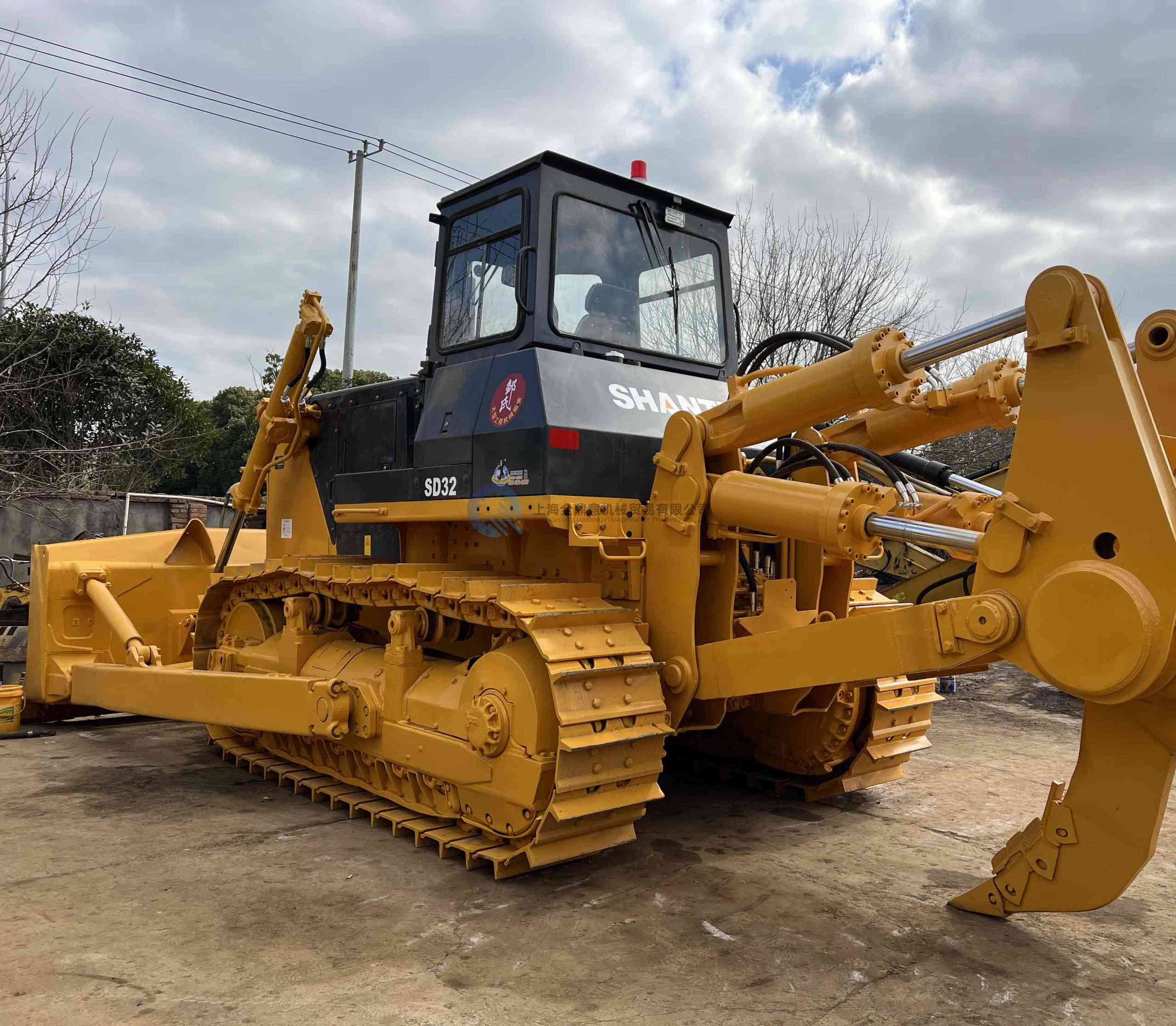 Used SHANTUI SD32 Bulldozer