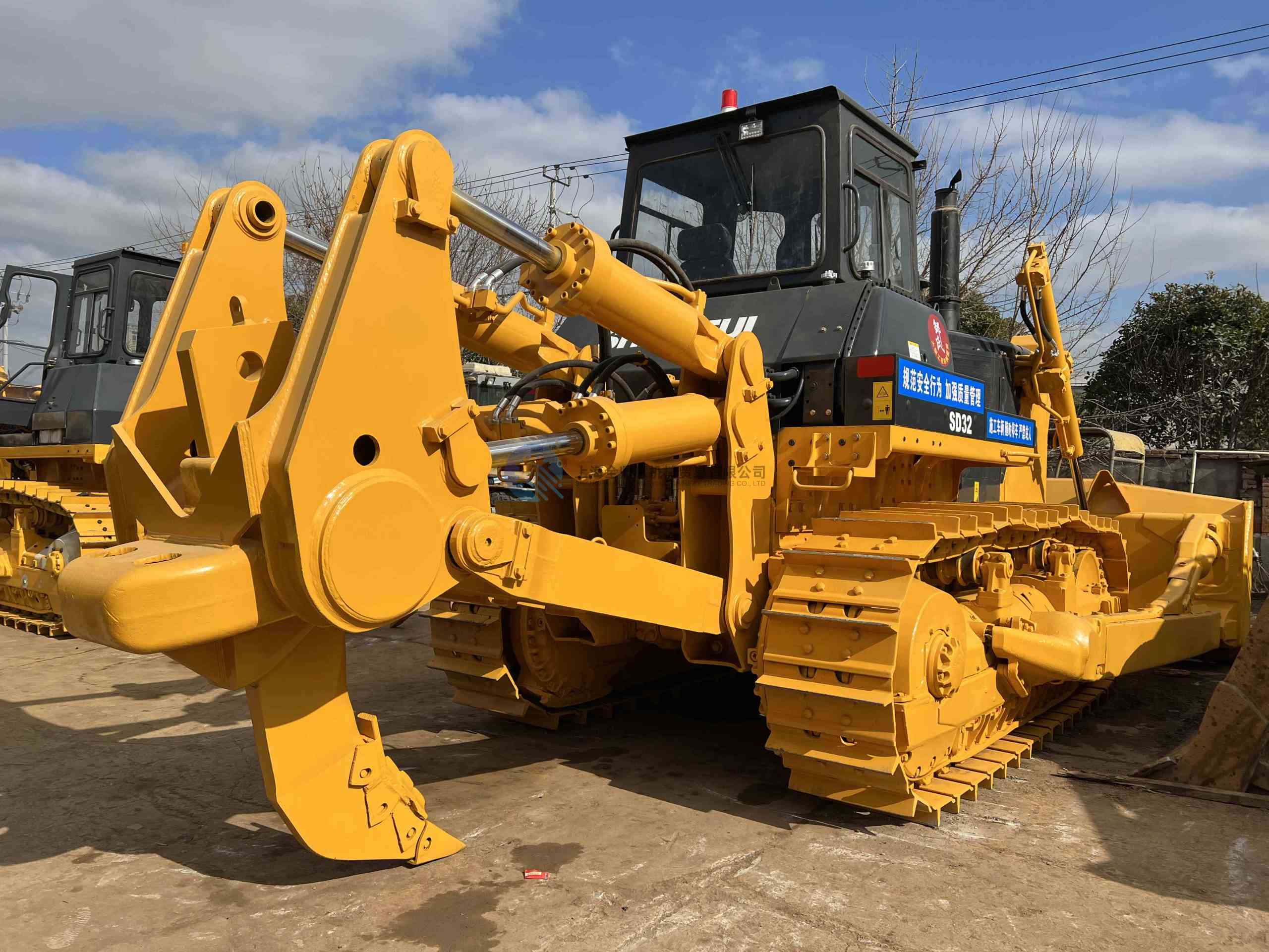 Used SHANTUI SD32 Bulldozer