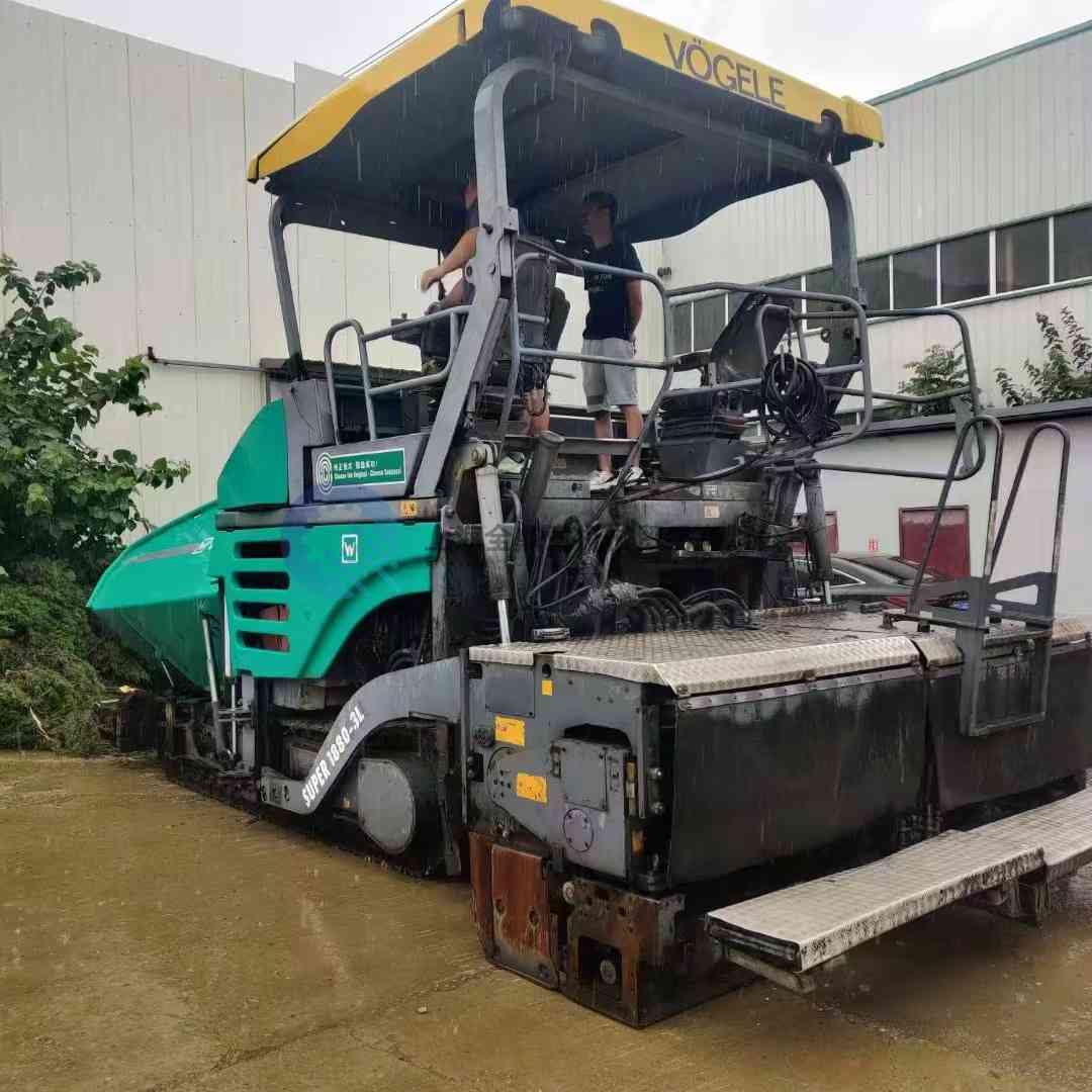 Used Vogele Super 1880-3L 9m Telescopic asphalt paver road machinery